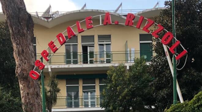 Campania, UGL: “All’Ospedale di Ischia tragedia sfiorata per il crollo di un controsoffitto. Predisporre controlli su strutture Regionali”
